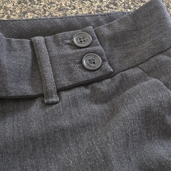 Daisy Fuentes Gray Flared Pants 4 Pockets Zip Button Closure Women size 2 (XS) - Picture 5 of 16